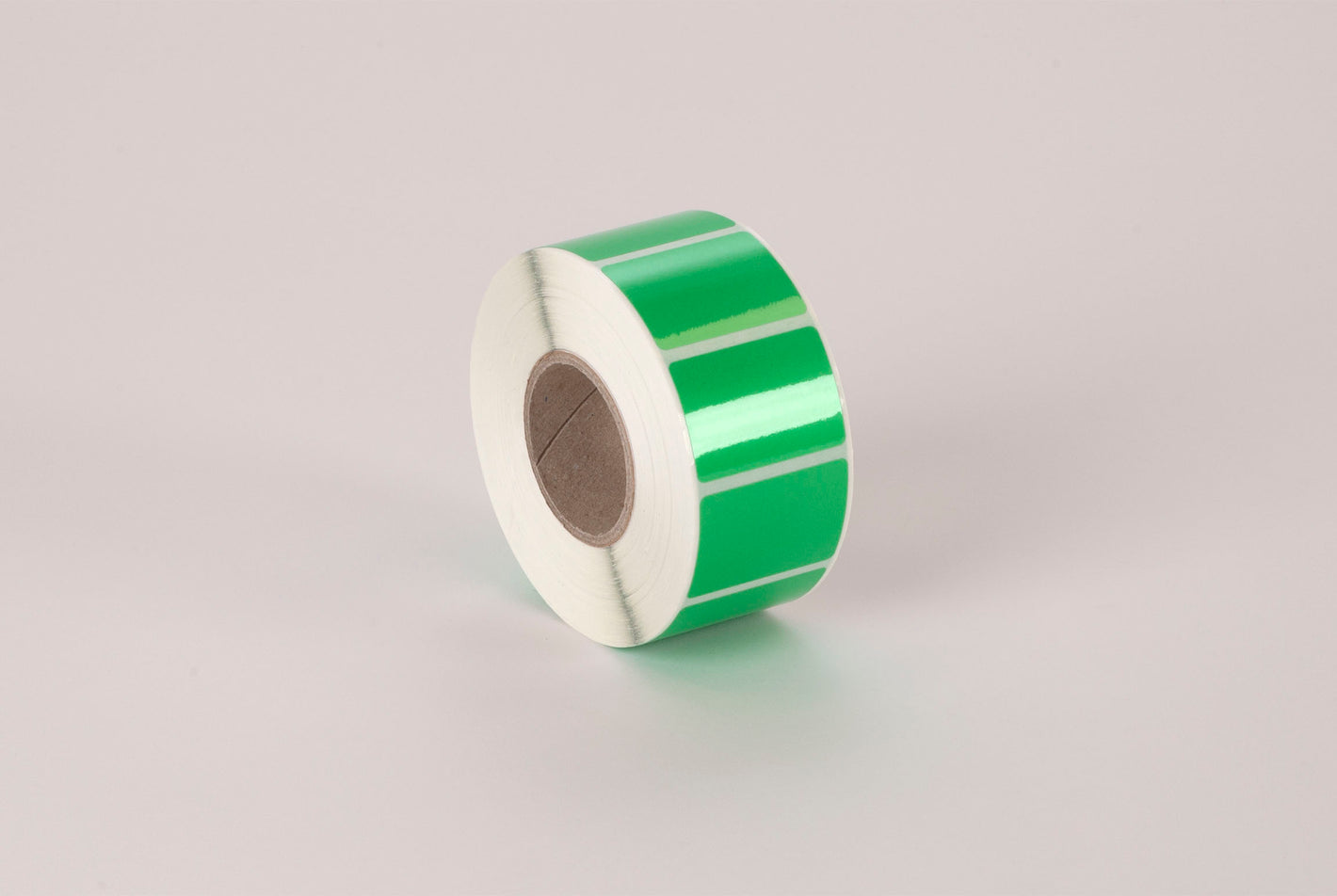 Zelfklevende etiketten op rol voor printers, van folie, voor permanente markering, groen, eenvoudig zelfklevend, 40 x 28 mm, huls: 40 mm, 1000 stuks.