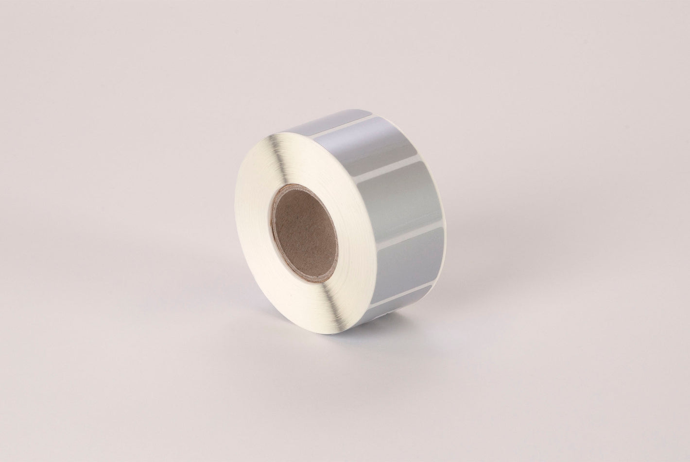 Zelfklevende etiketten op rol voor printers, van folie, voor permanente markering, zilver, eenvoudig zelfklevend, 40 x 28 mm, huls: 40 mm, 1000 stuks.